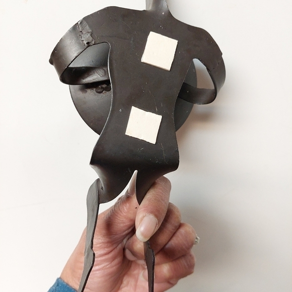 Black Metal Human-shaped Candleholder - Picture 5 of 8